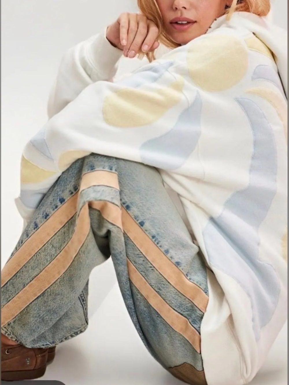 We The Free It’s A Vibe Hoodie with Patches Size Large Ivory Combo RARE - Picture 2 of 12